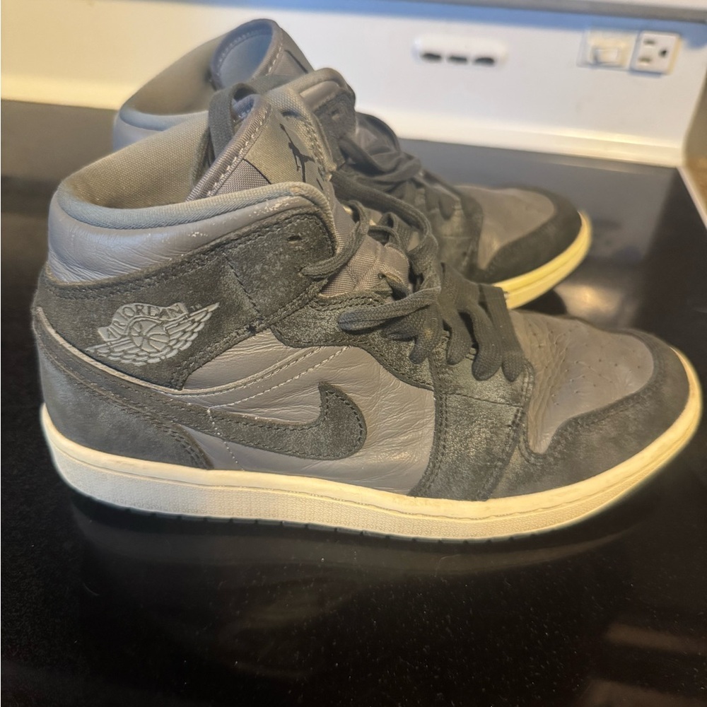 Jordan Gray High-Top Sneakers size 8.5
